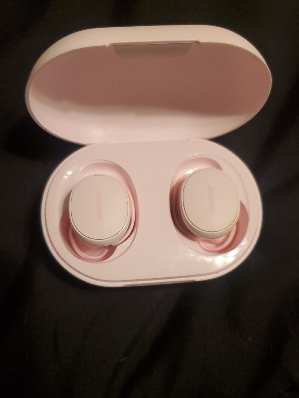Bose Quiet Comfort Earbuds with Charging Case - Picture 2 of 6